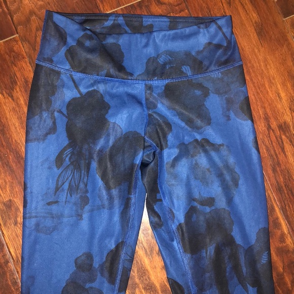 Lululemon Under Wunder pants size 2 - Picture 2 of 8